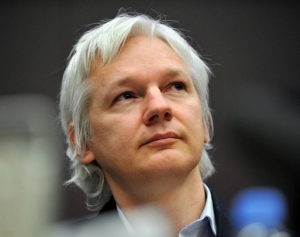 Pamela Anderson: "Julian Assange e foarte sexy"