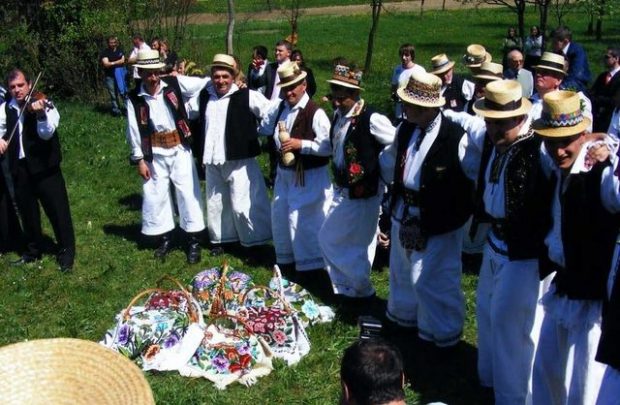 Obiceiuri și tradiții de Paşte în regiunile României