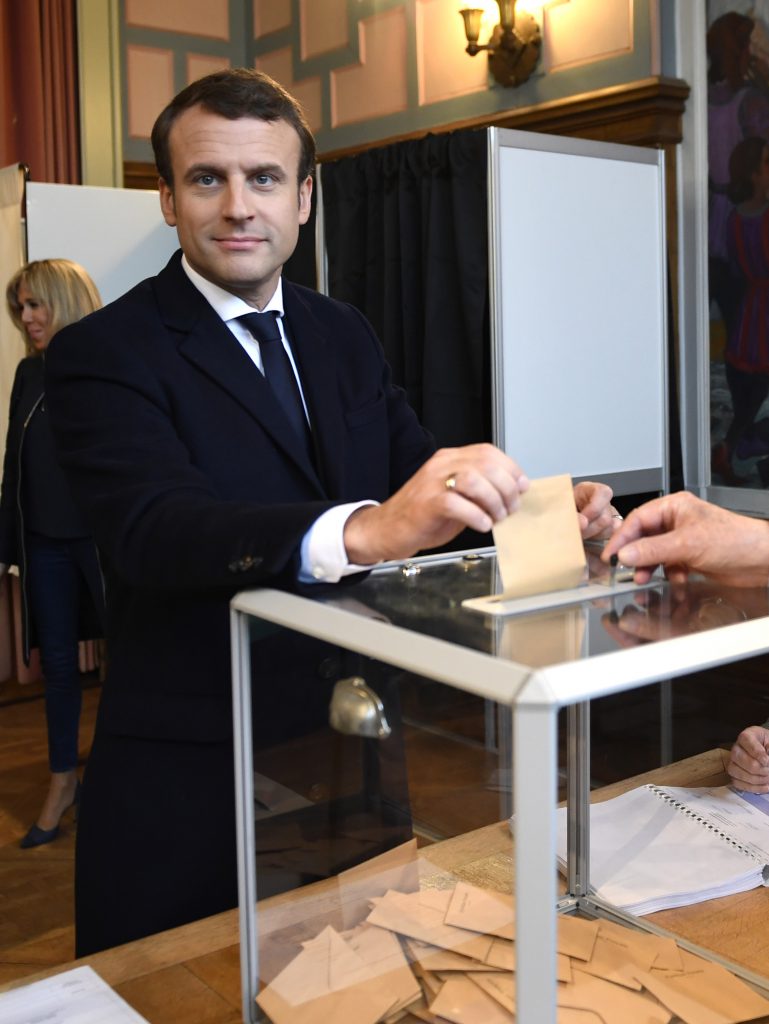Macron votează