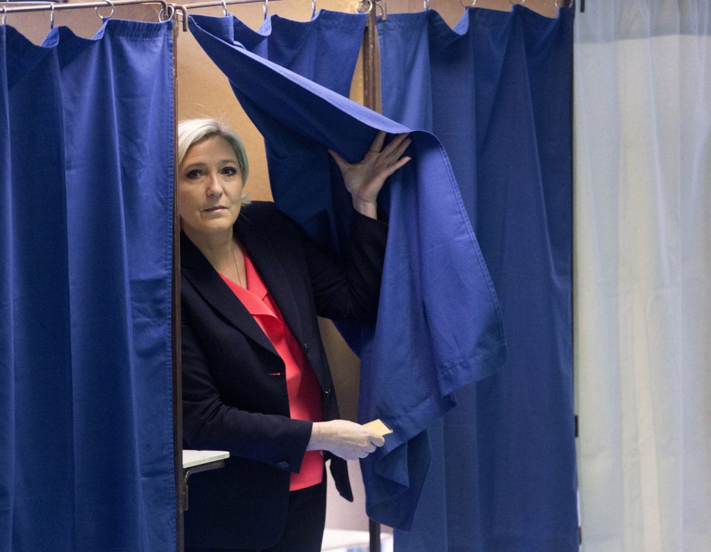 Le Pen votează