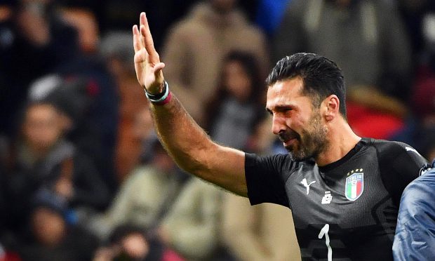 Buffon a plâns în direct la TV